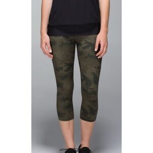 Lululemon Camo Capri Leggings Olive